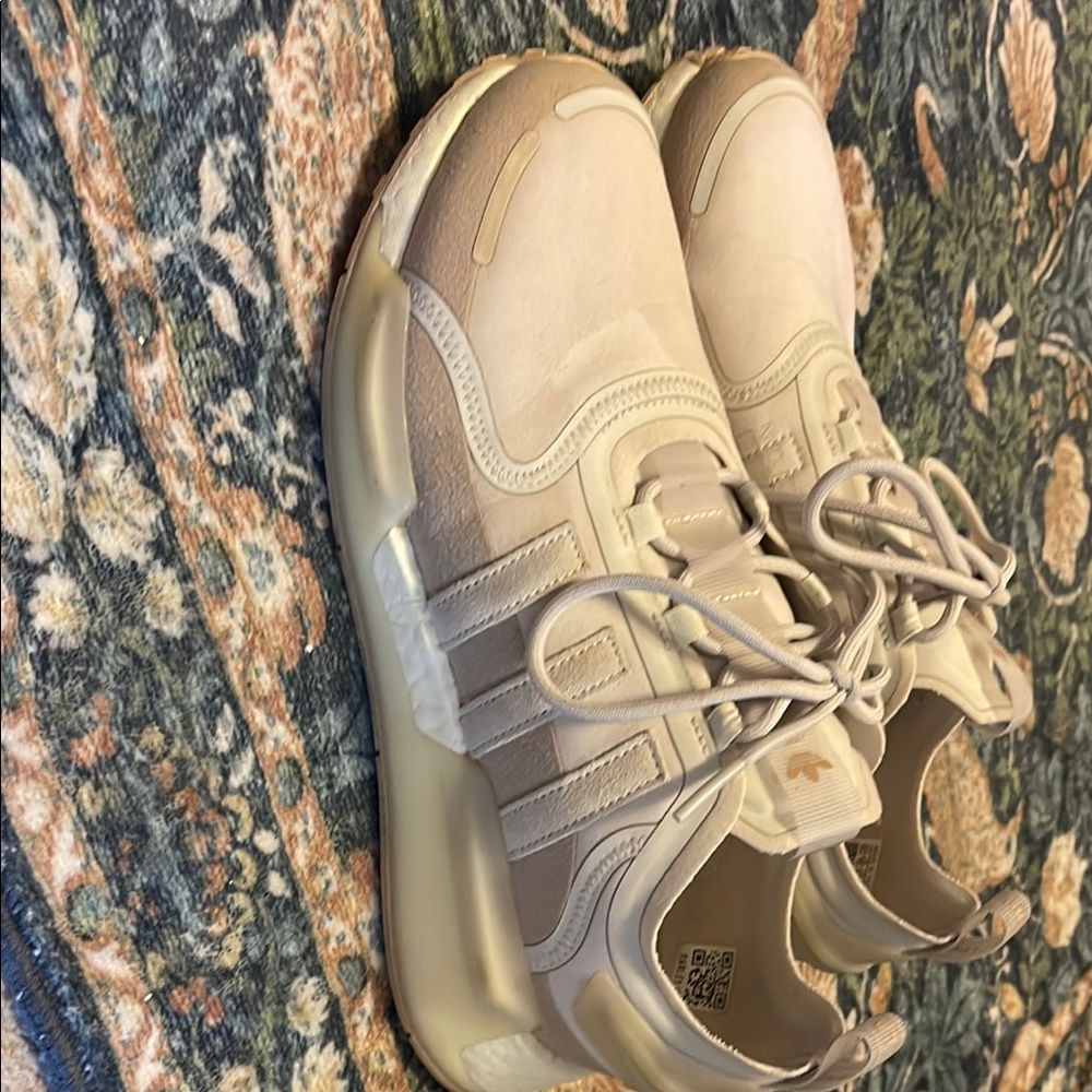 adidas Men's Cream Sneakers